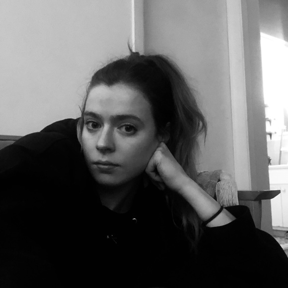 Meet your Posher, Rachel - Picture 1 of 1